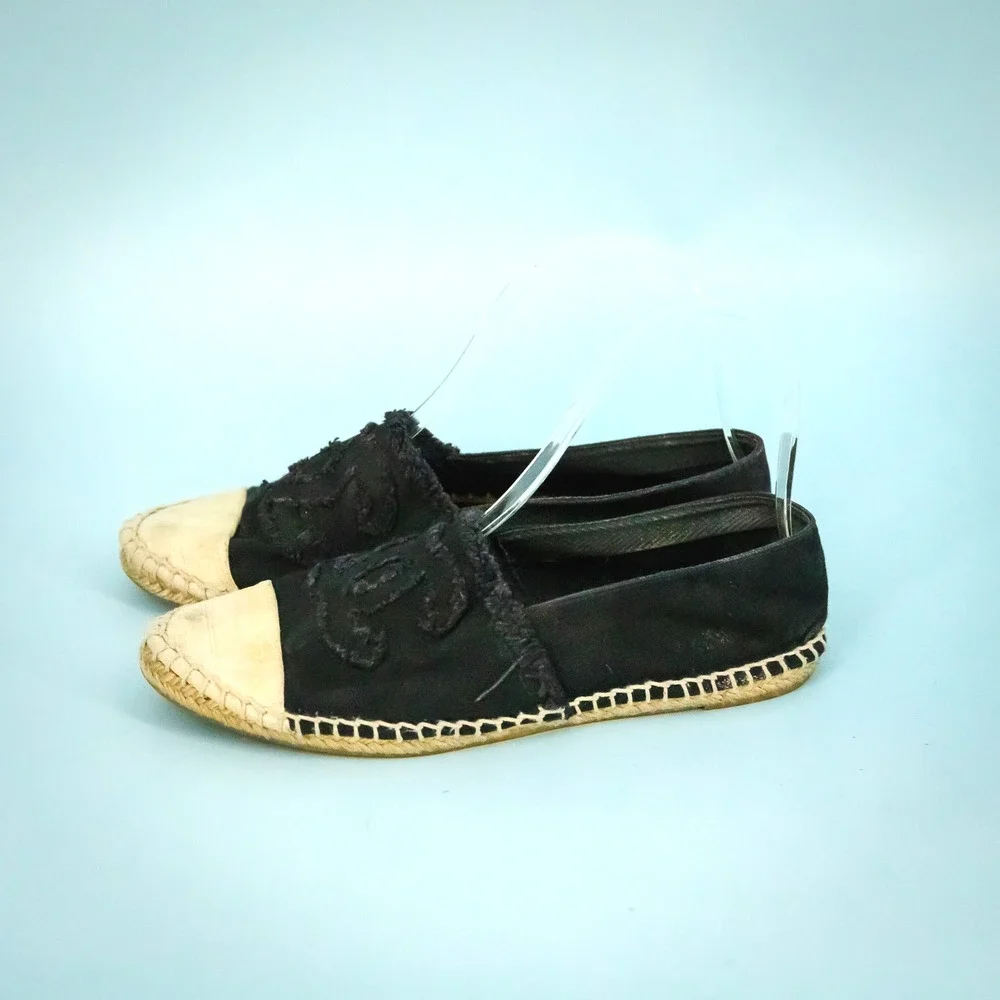 Chanel 39 Size 8.5 US Black Canvas CC Logo Espadrille Slip On Flats Shoes